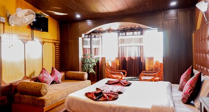 Hotel Sidharath Room Type - Premium Room
