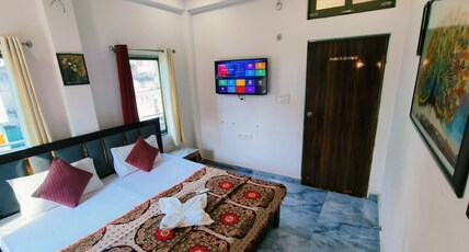GLORY RESIDENCY & Cafe Room Type - Deluxe Luxury AC Bedroom