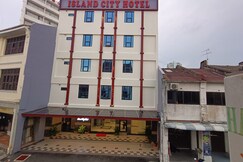 Capital O 90897 Island City Hotel