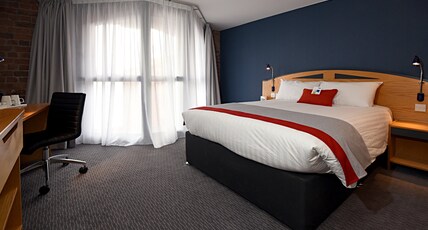 Holiday Inn Express Albert Dock Room Type - 1 Double Standard Albert Dock View Free Hot Breakfast