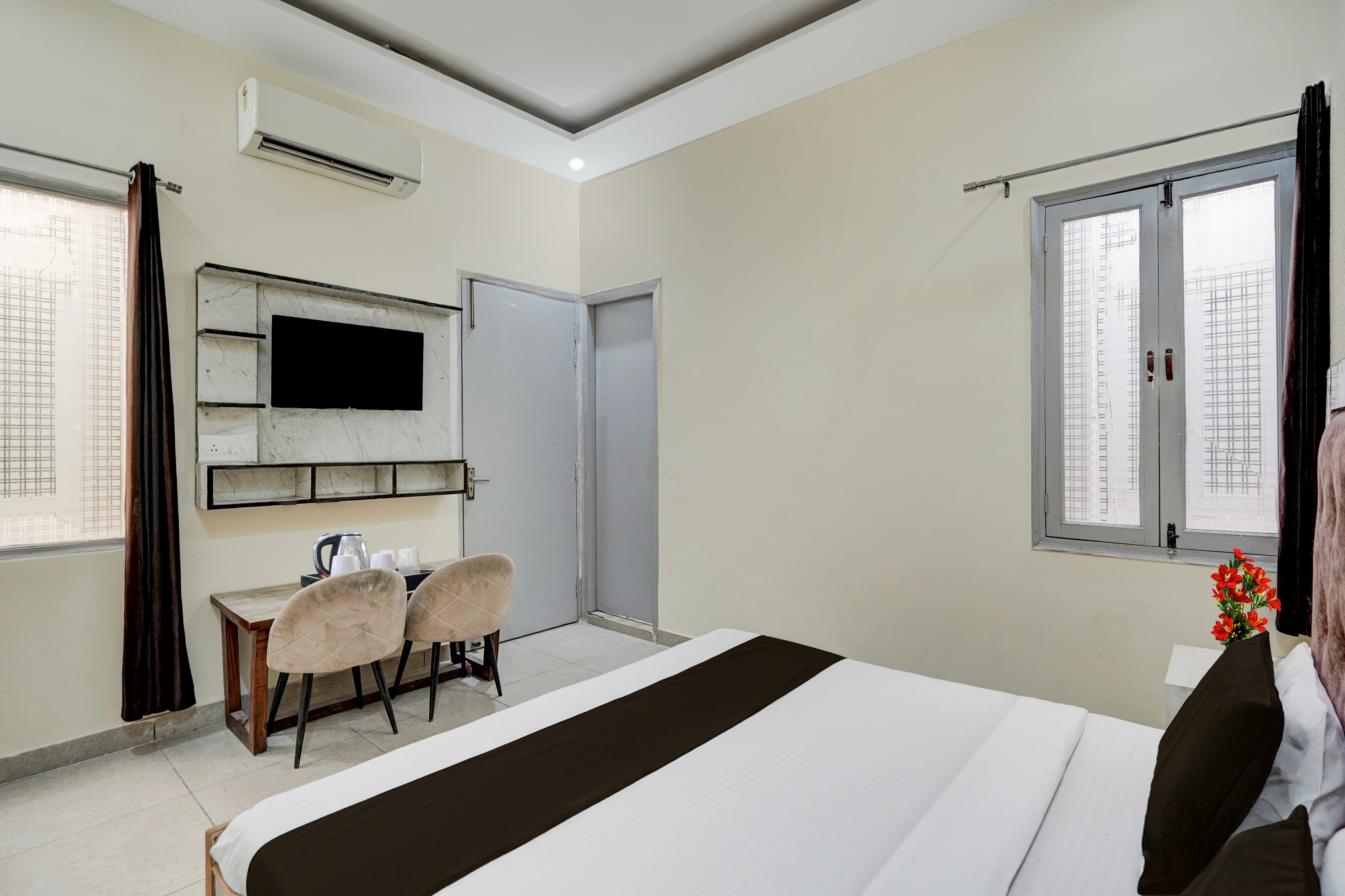 Hotel O Meerut Central College Formerly Saffron - Tap to explore photos
