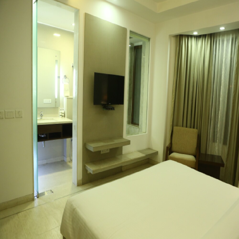 Keys Lite by Lemon Tree Hotels, Mayfield, Gurgaon - Tap to explore photos