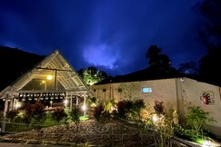 Ibex Resorts,Valparai(Mistly)