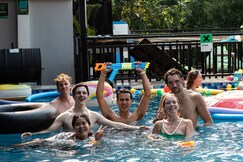 Mad Monkey Vang Vieng