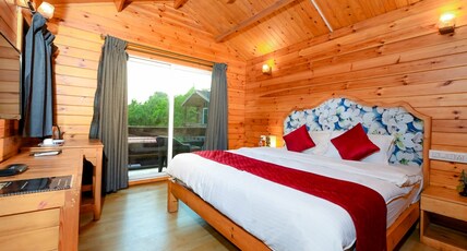 The Plix Resort Room Type - Deluxe Room with pool view