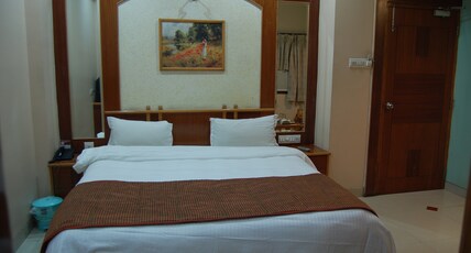 Hotel Kalinga Palace Room Type - A C Deluxe