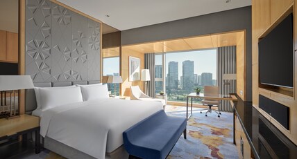InterContinental NINGBO Room Type - 1 King Classic River View InterContinental NINGBO Room Type - 1 King Classic River View