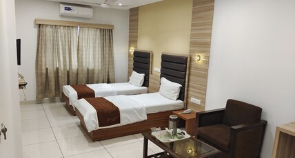 Hotel Sarvoday Room Type - Deluxe Room
