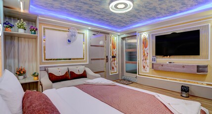 Hotel Premium Suites Room Type - Honeymoon Suite With Jacuzzi With Garden