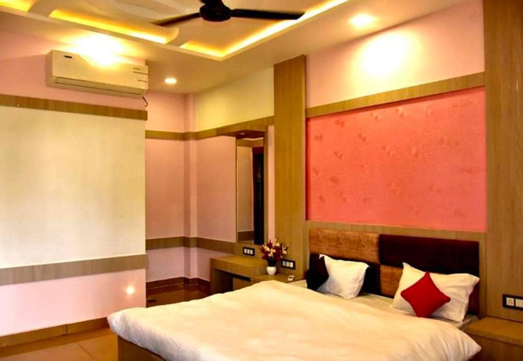 Hotel Utsav VIlas - Tap to explore photos
