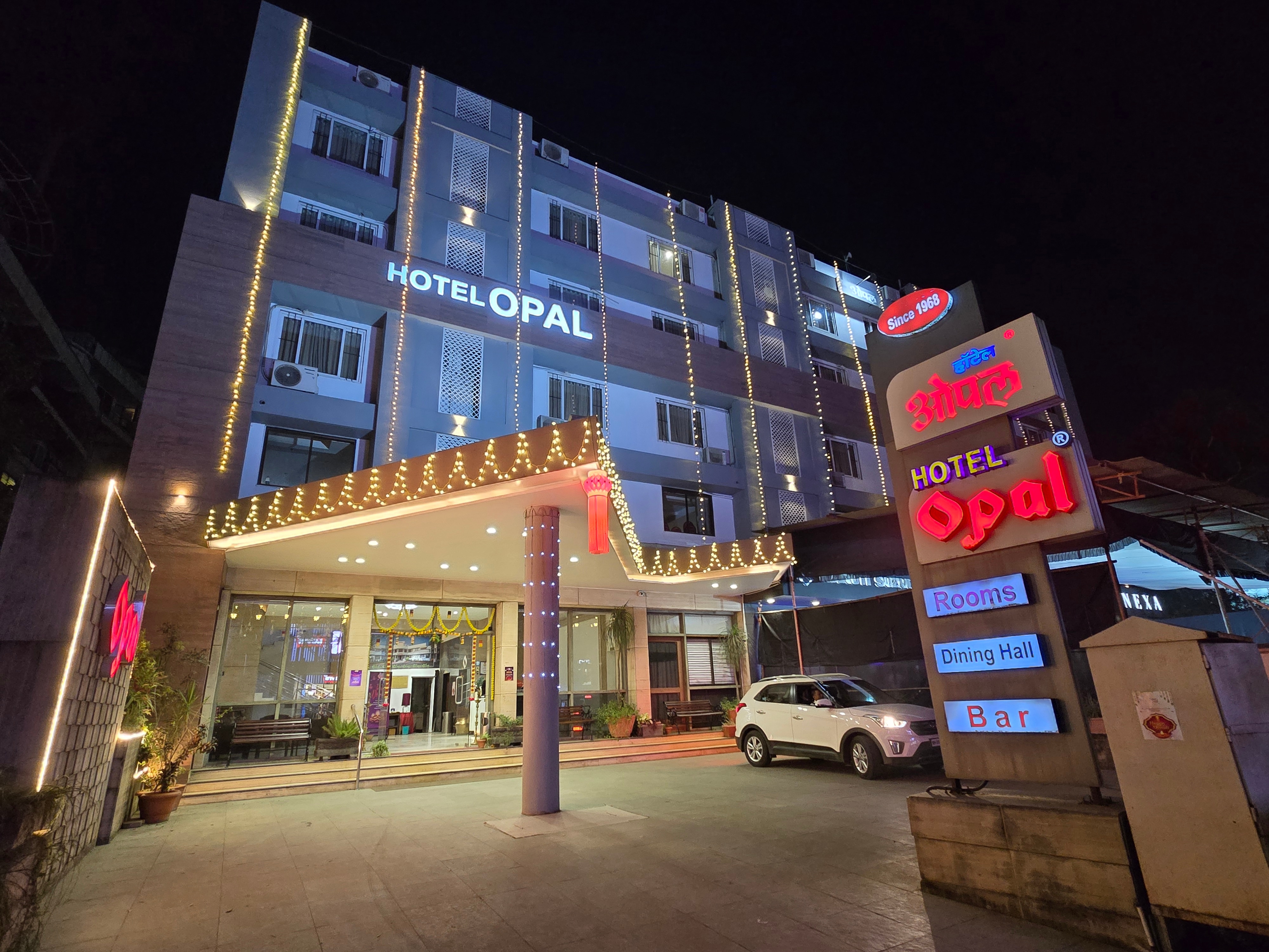 Hotel Opal - Tap to explore photos