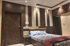 Mavenoak Dreams near Kalighat