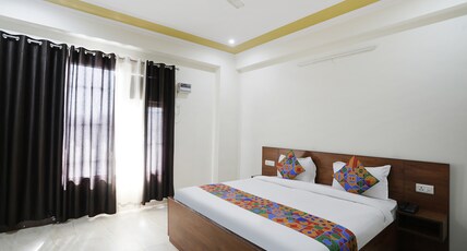 FabHotel Star Corporate Suite I Room Type - Premium Room