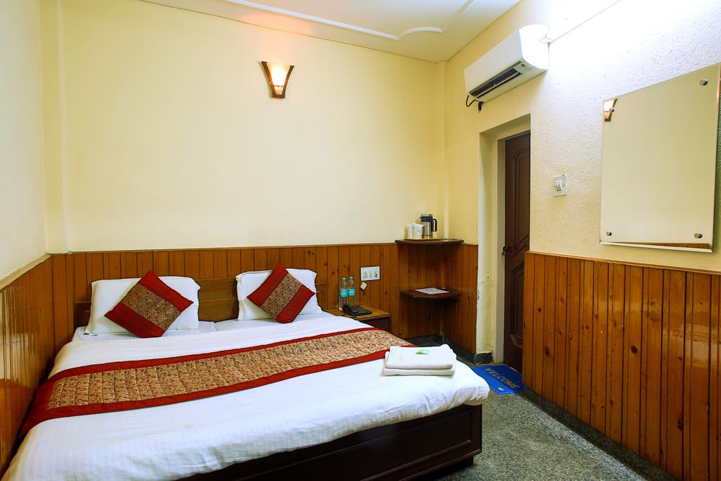 Hotel Touchwood - Tap to explore photos