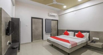 Hotel C.M Palace & Guest House Room Type - Standard A/c