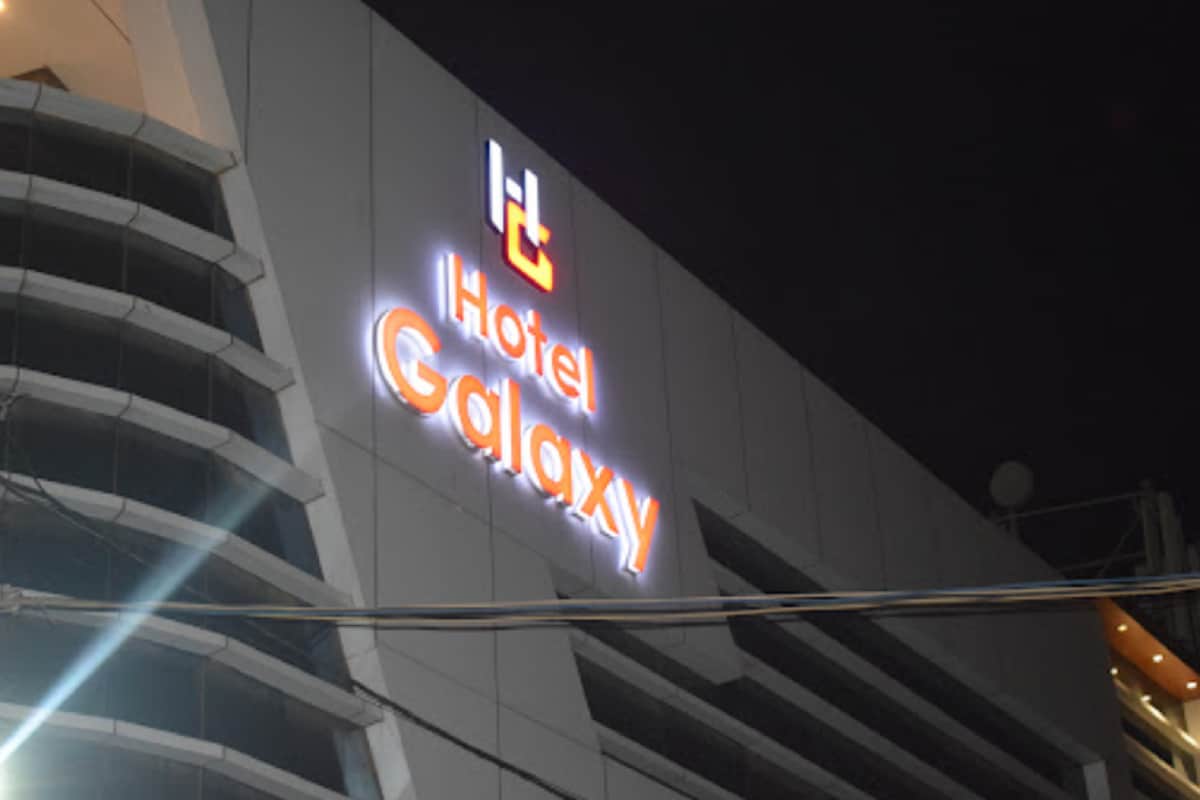 Hotel Galaxy - Tap to explore photos