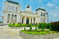 Hotel Sukh Farm 5-minute drive to Banasar Bagh