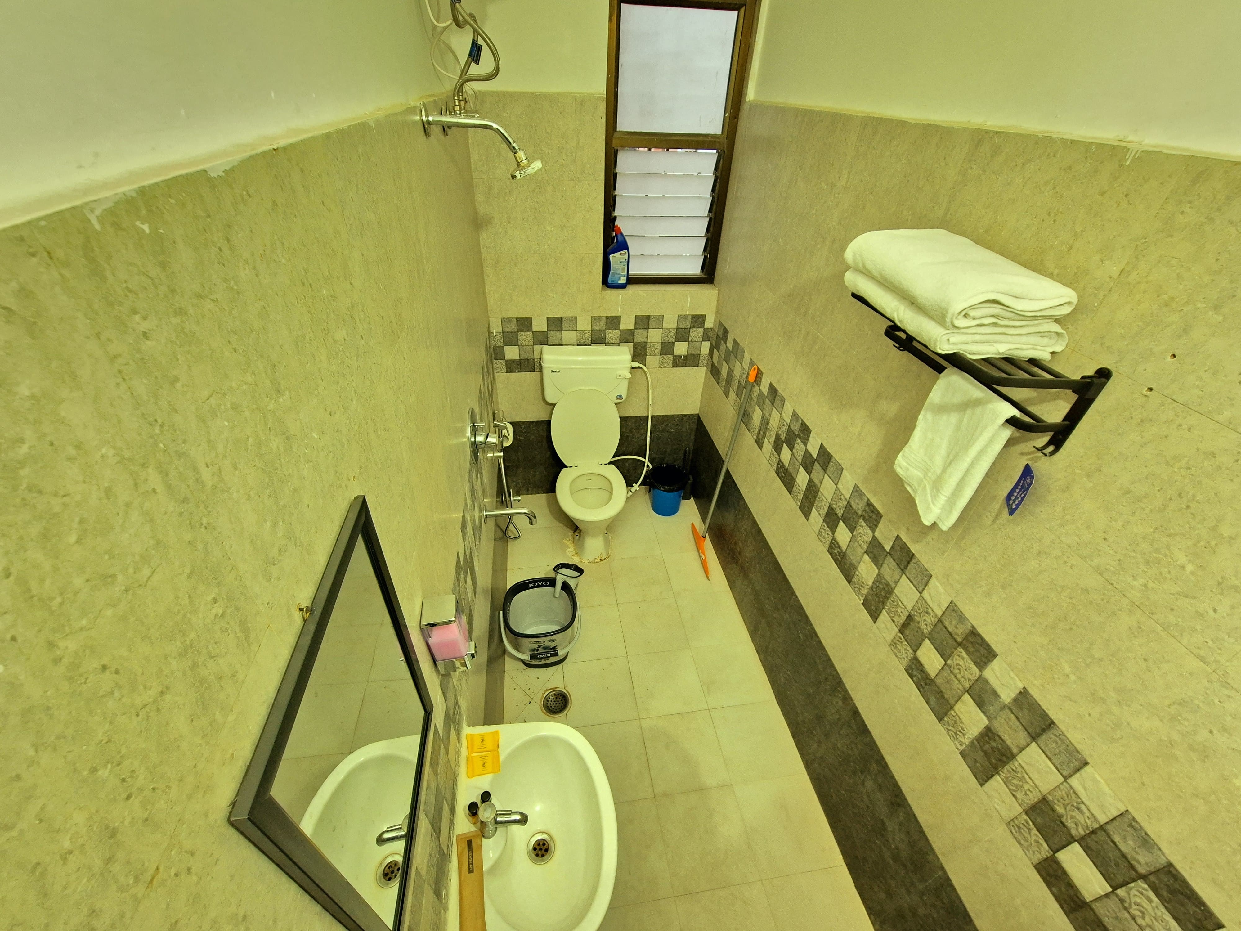 Luxe Haven Stay | 5min From Six Mile - Tap to explore photos
