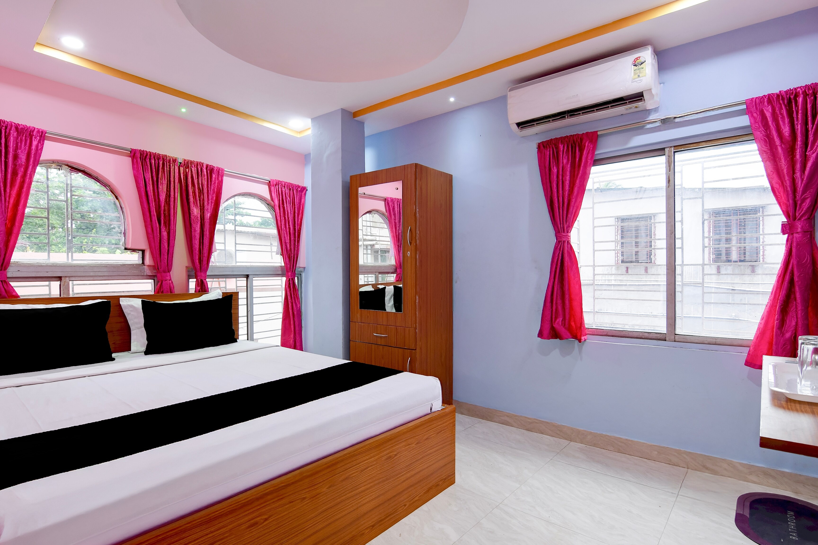 Hotel O Tegharia Bus Stand Kolkata - Tap to explore photos