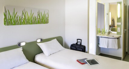 ibis budget Bergerac Room Type - TWIN - Room with twin beds