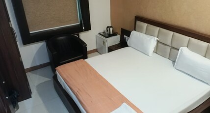 RK Galaxy near PAC mod GT Road Ramadevi Room Type - DELUXE