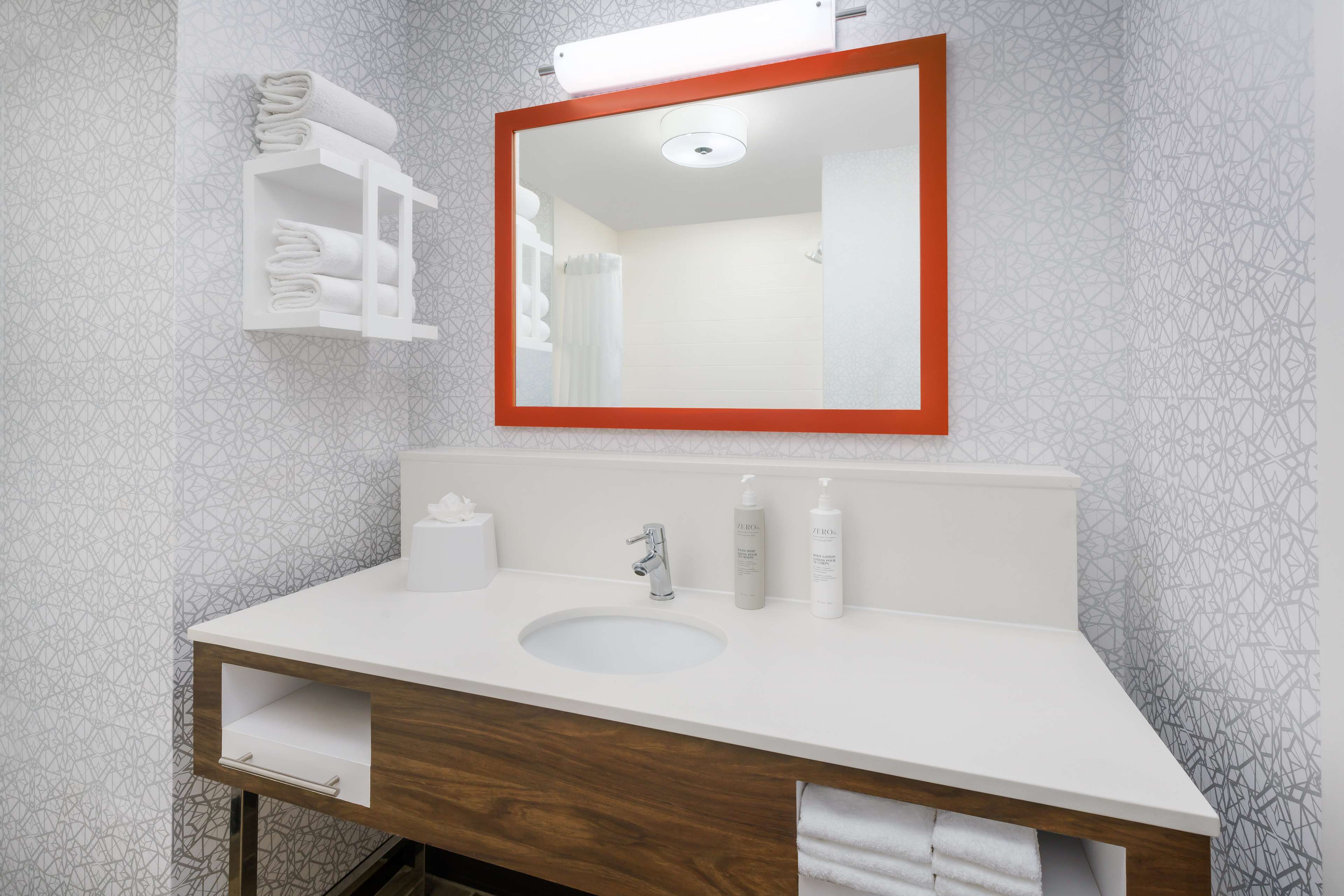 Hampton Inn & Suites by Hilton West Sacramento - Tap to explore photos