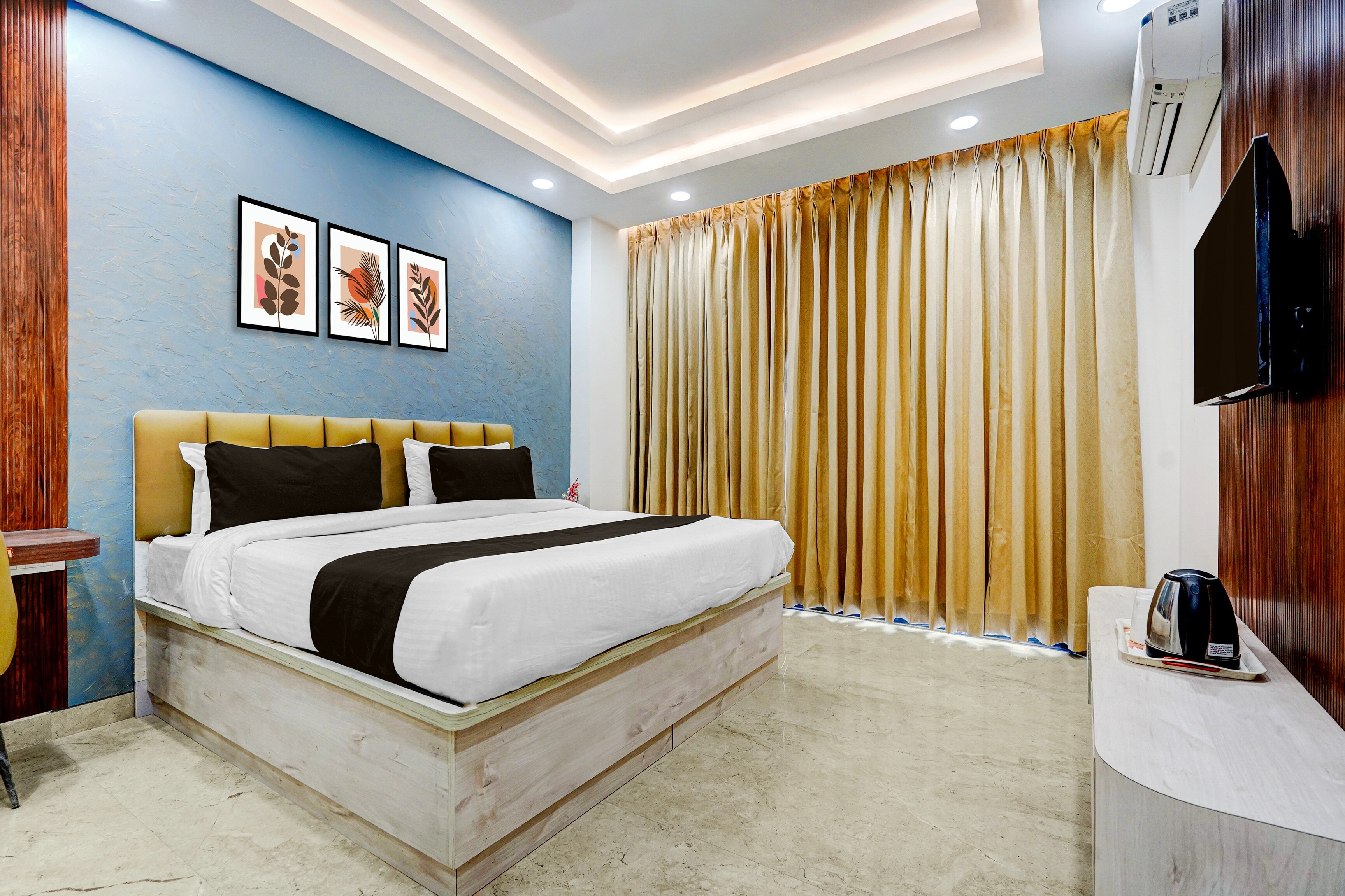 Super Townhouse Sector 51 Gurgaon - Tap to explore photos