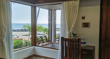 Flower Hill Cottage Room Type - Deluxe Cottage With Sea VIew