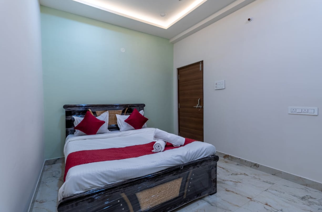 Galaxy Homestay - Tap to explore photos