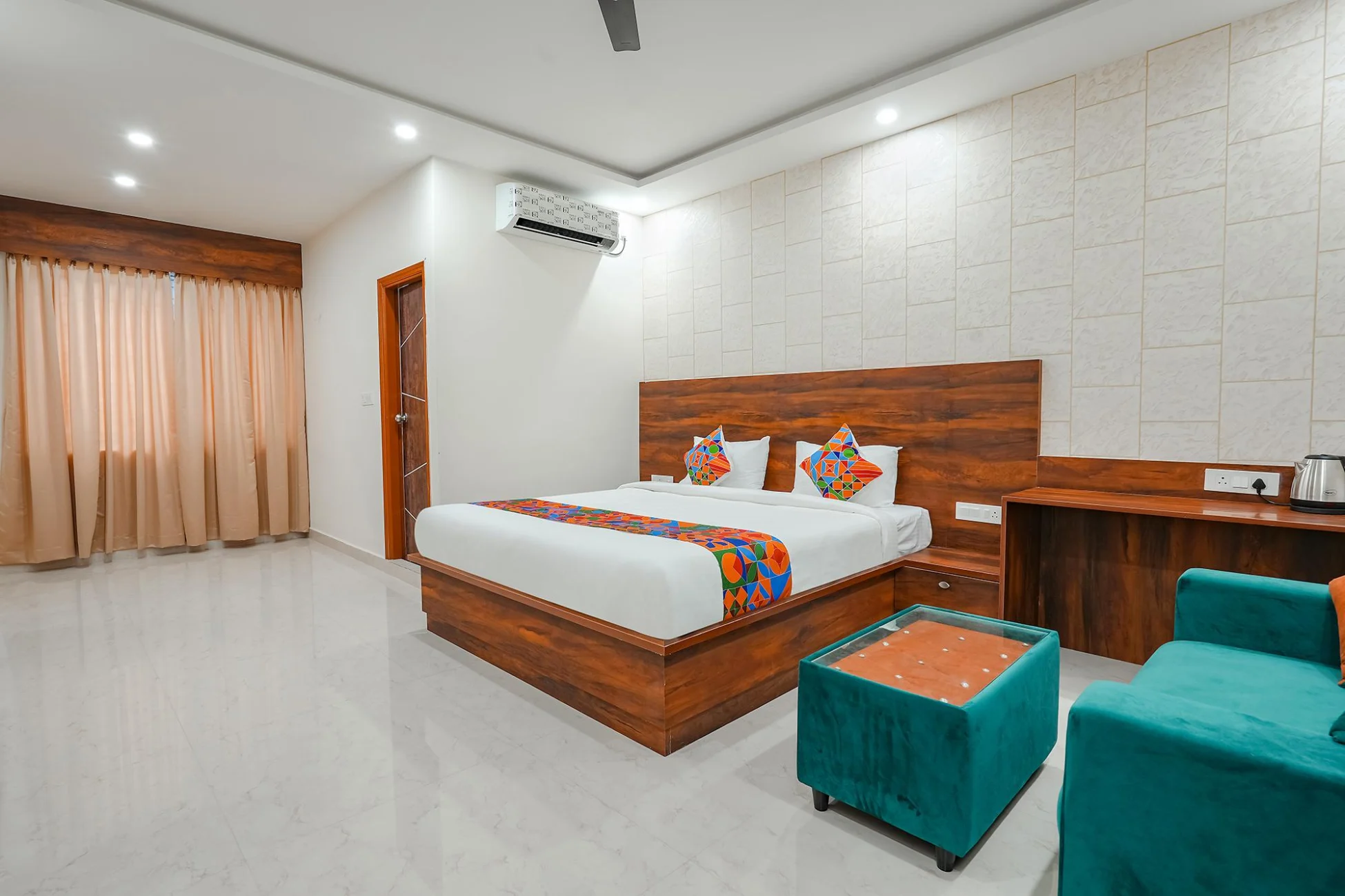 Hotel Vihara Inn Room Type - Deluxe Room