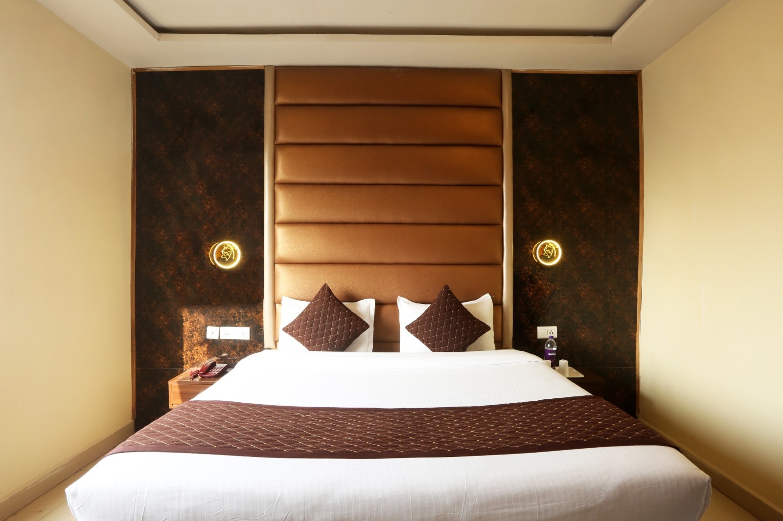 Hotel Satkar - Tap to explore photos