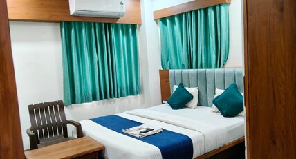 Hotel New Vinayak Room Type - Deluxe room