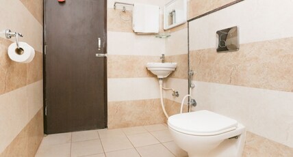 Hotel Habitat Comforts Room Type - DELUXE DOUBLE ROOM