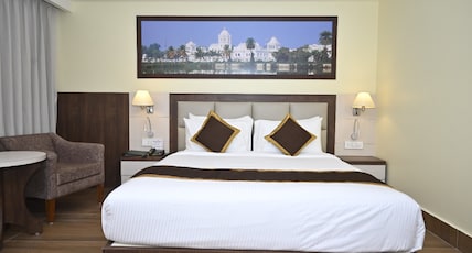 Hotel Rimi International (800 m Away from Ujjayanta Palace) Room Type - superior Room Hotel Rimi International (800 m Away from Ujjayanta Palace) Room Type - superior Room