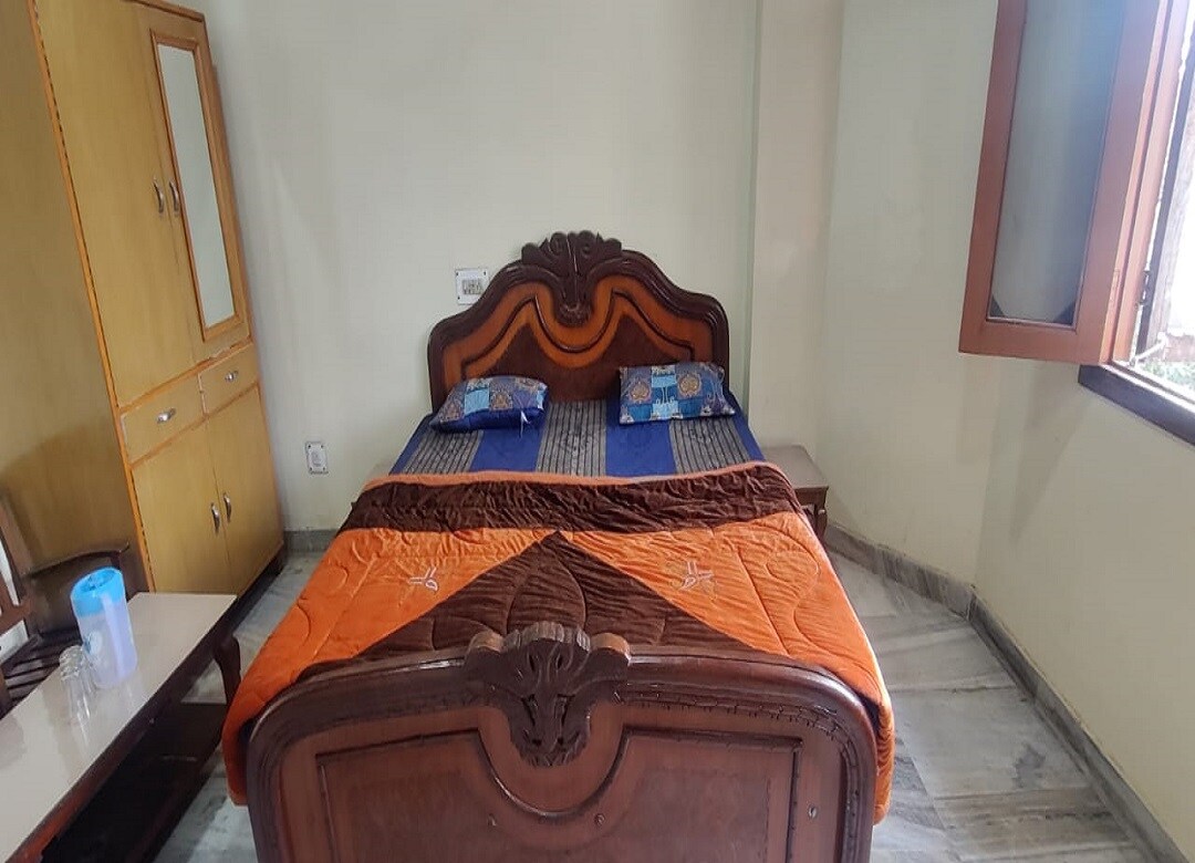 Hotel Shanti - Tap to explore photos