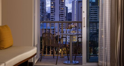 Hilton Garden Inn Waikiki Beach Room Type - 1 KING ACC ROOM W RI SHWR