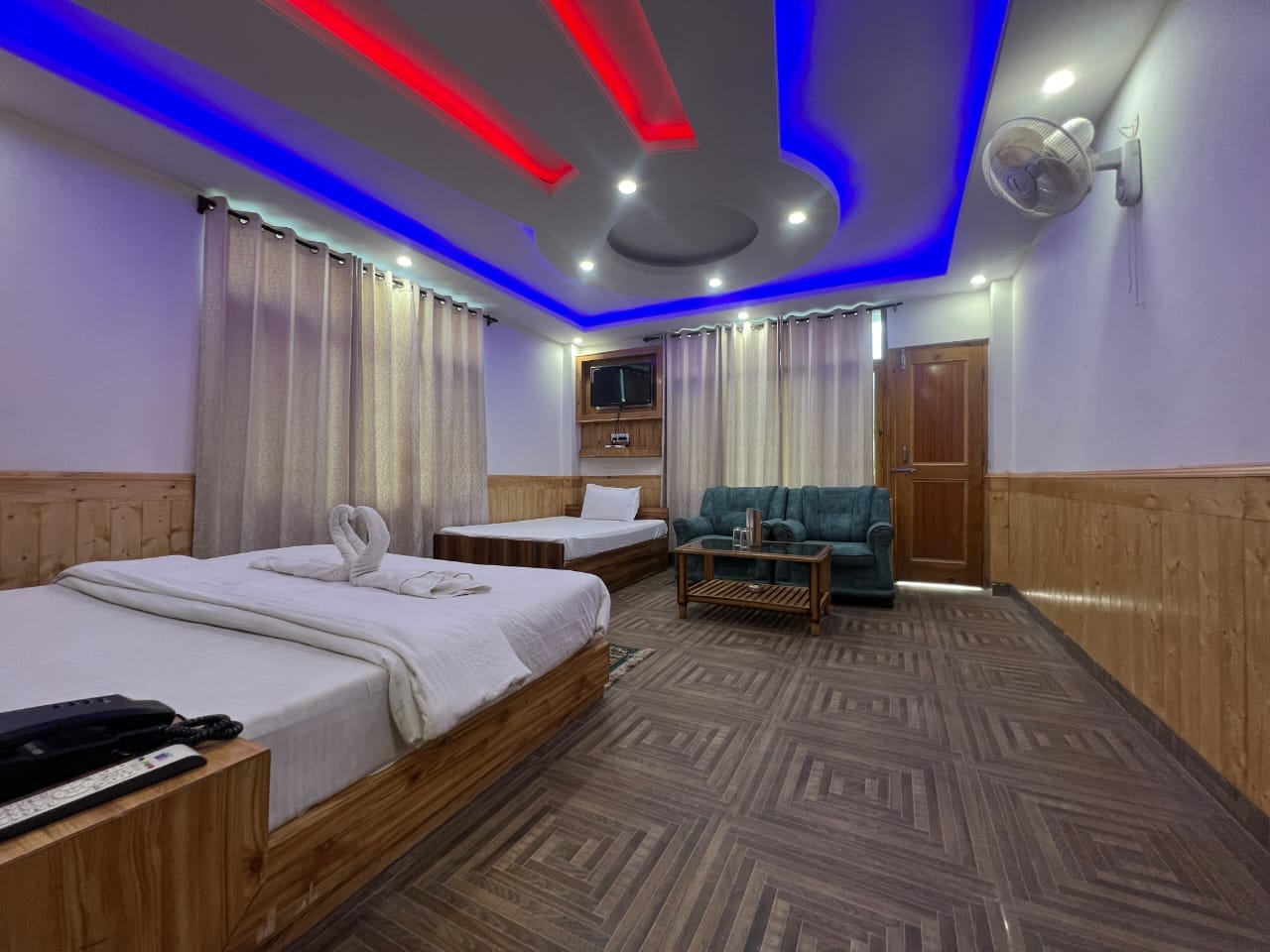 Hotel Sun Light Manali - Tap to explore photos