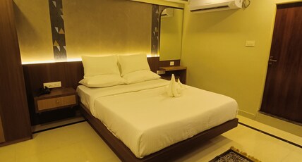 HOTEL HIRISE Room Type - Standard Room