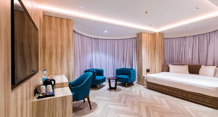 HOTEL GRAND DHILLON Room Type - Studio Suite