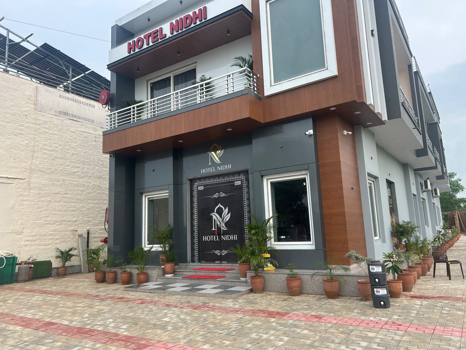 hotel nidhi - Tap to explore photos