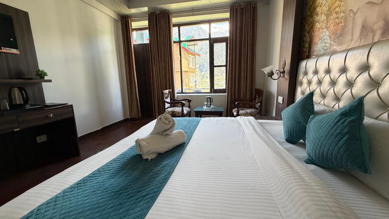 Hotel Pinewood Inn Manali - Tap to explore photos