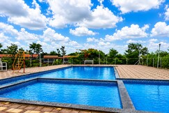 Royal Villa Resort
