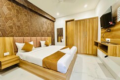 The Precesion Near Delhi IGI Airport