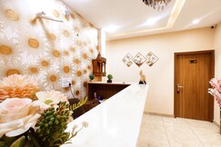 THE GOLDEN CROWN - Hotel With Comfort & Feelings