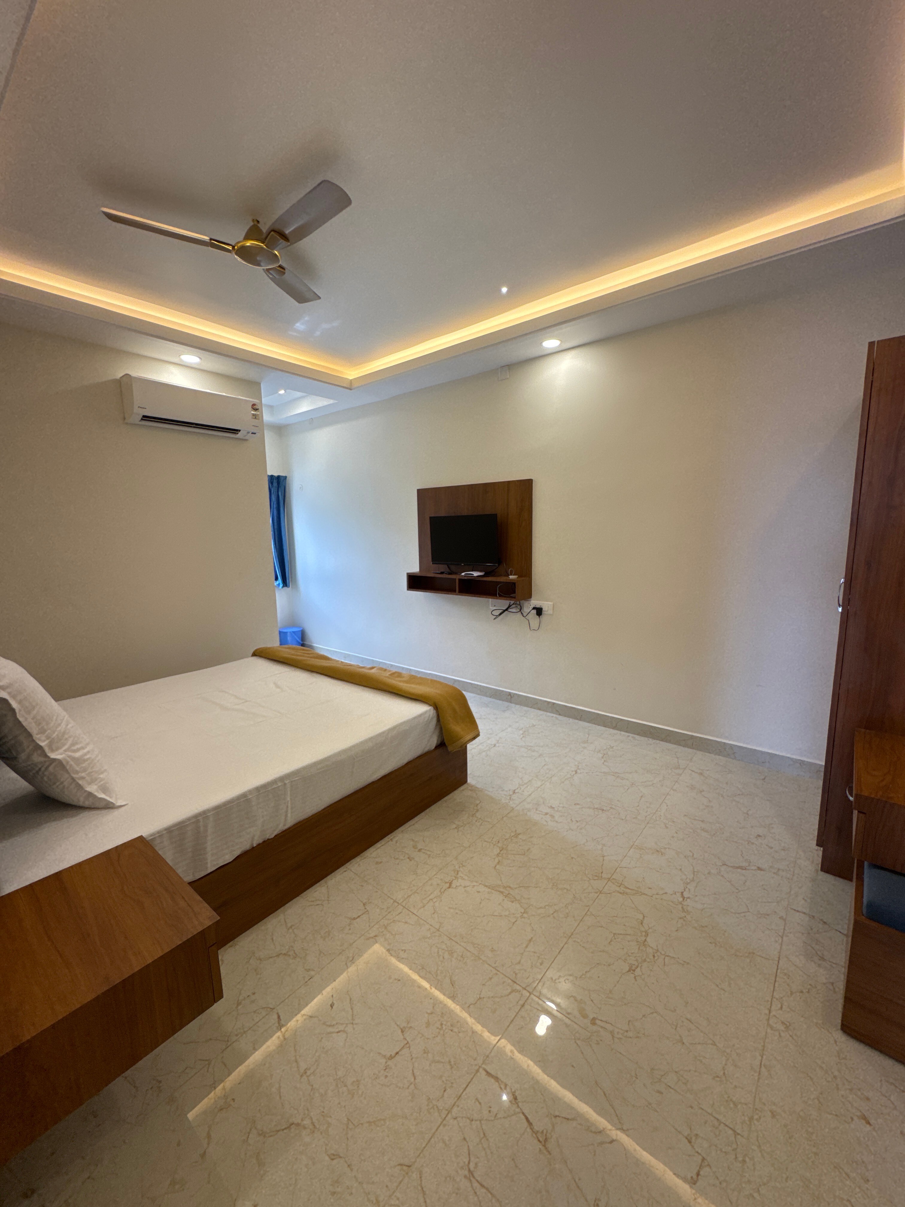 AISH IMPERIAL INN - Tap to explore photos