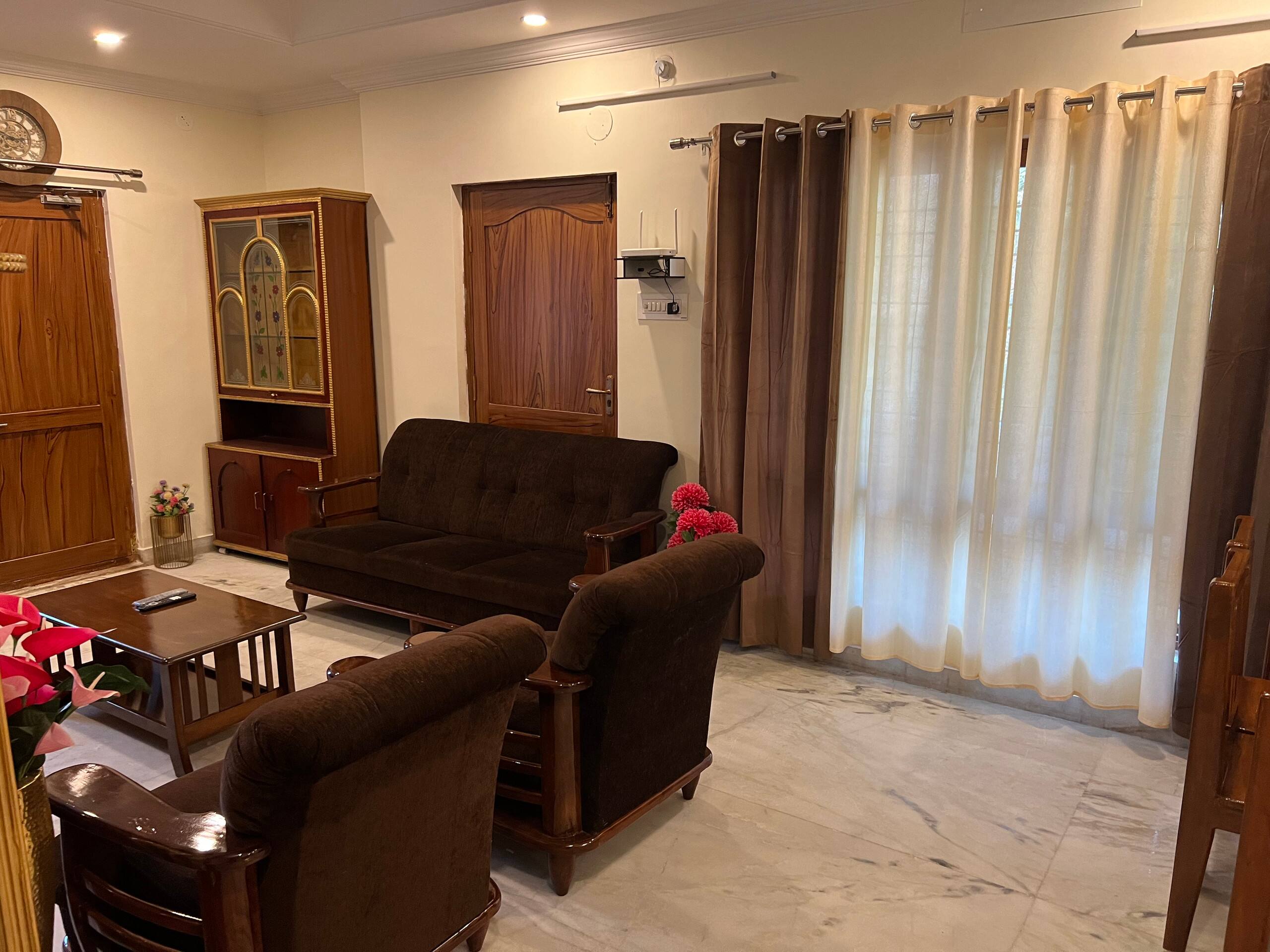Sri Maruthi Villa near Beach - Tap to explore photos