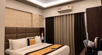 Hotel Galaxy Comforts - Andheri East - Near Airport Room Type - City View Superior Hotel Galaxy Comforts - Andheri East - Near Airport Room Type - City View Superior