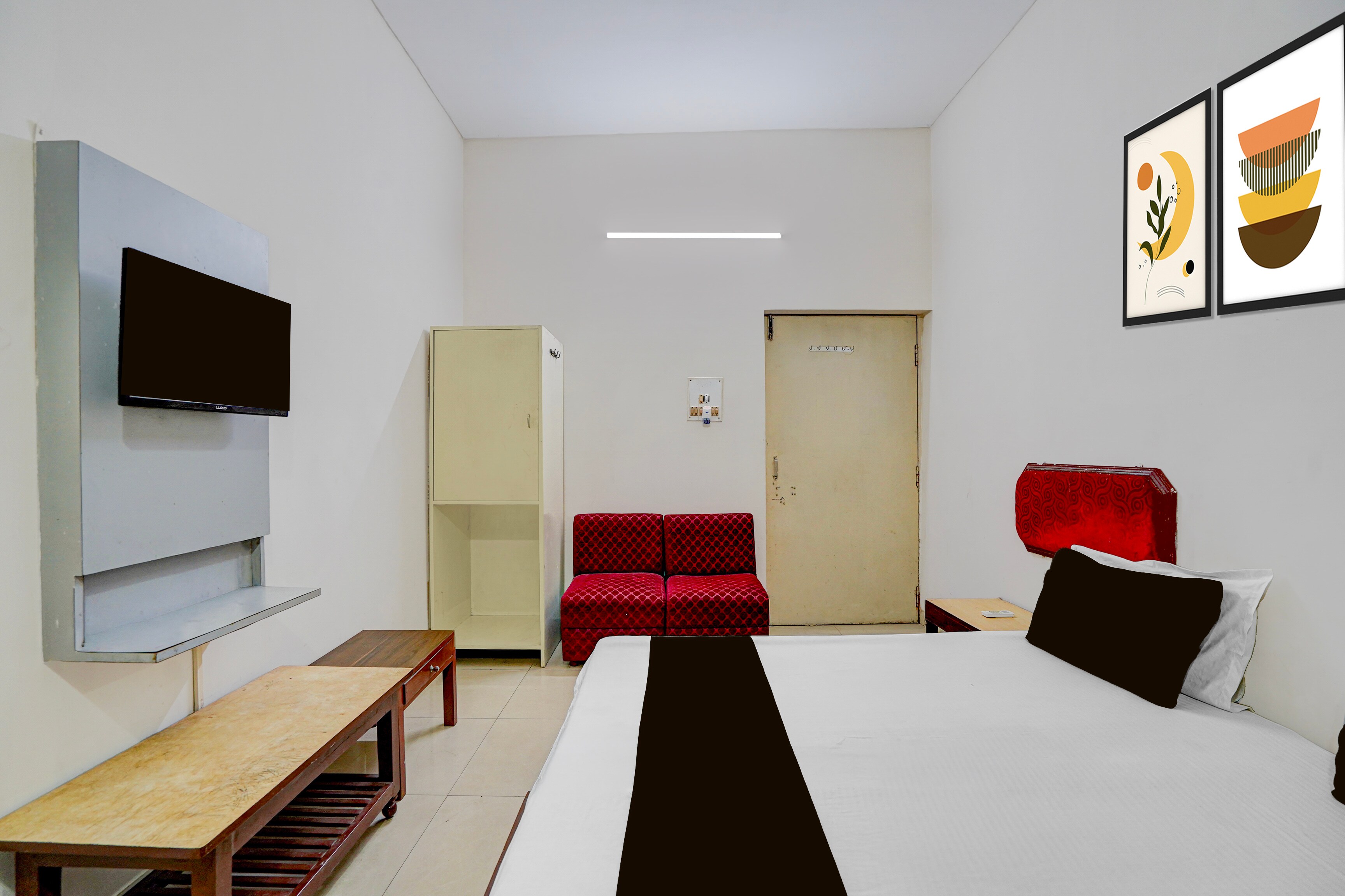 Hotel O S R International - Tap to explore photos