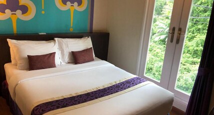 Sawasdee Hotel @ Sukhumvit Soi 8 Room Type - Superior Twin Room