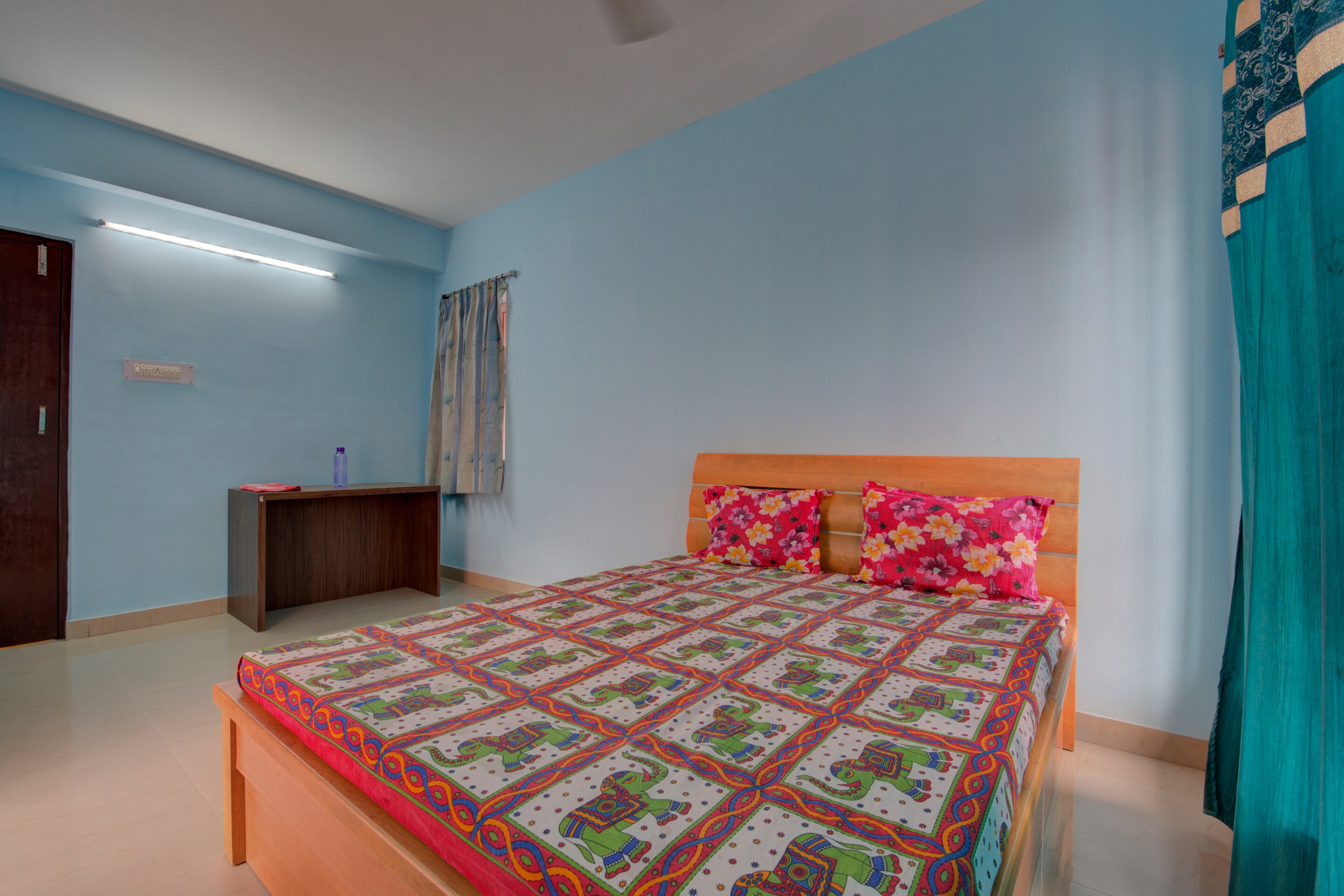 Greenpeal Service Apartment 5H - Tap to explore photos